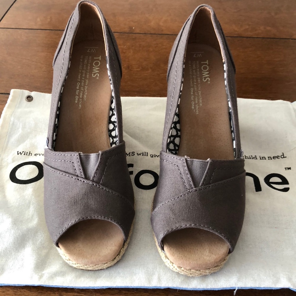 TOMS wedges, size 7